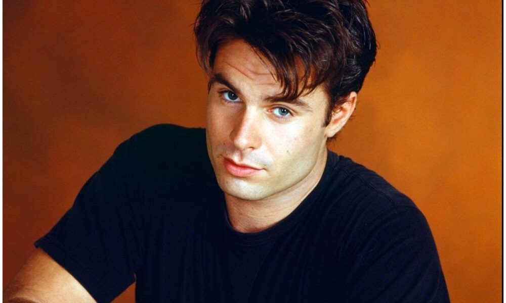 austin reed returns salem