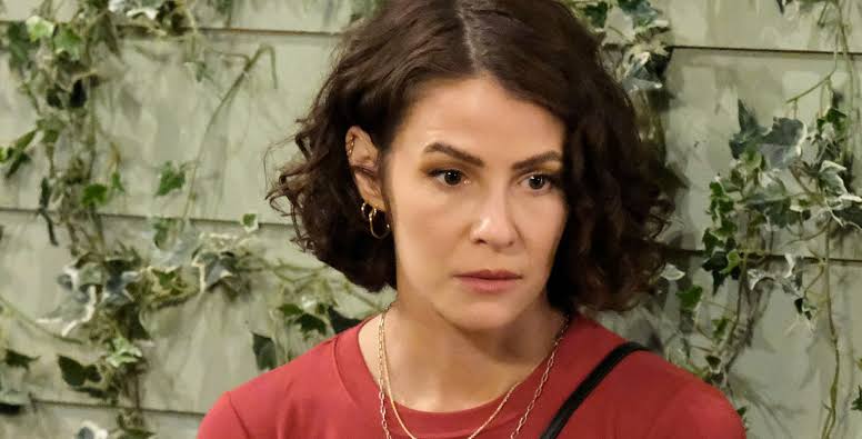 Sarah Horton (Linsey Godfrey), the Salem doctor publicly accused of negligence and medical malpractice, fears it will follow her career in Days of Our Lives spoilers, October 2026
